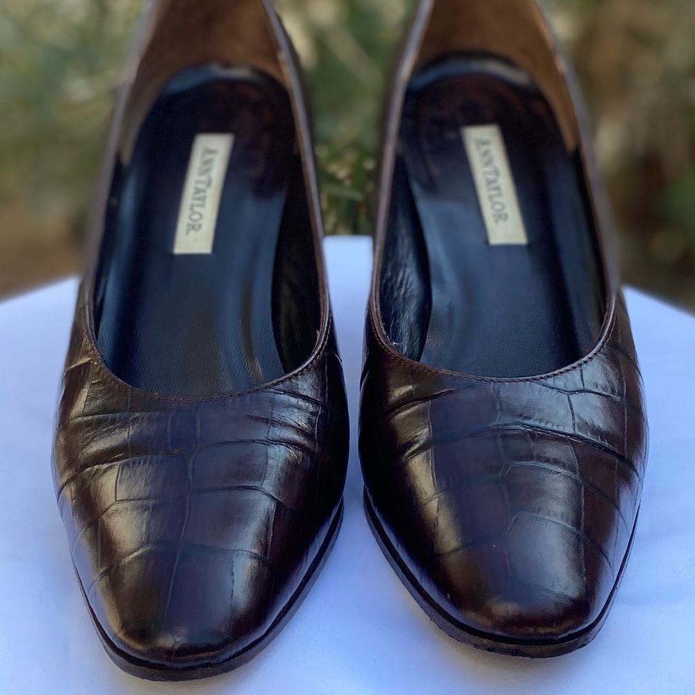 VTG Ann Taylor 🇮🇹 Made 💯 Leather Pumps Sz 6.5M - Picture 4 of 10